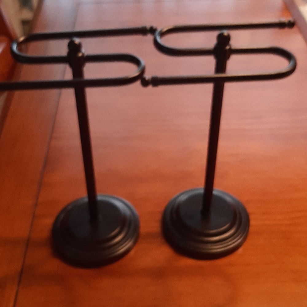 Towel holder